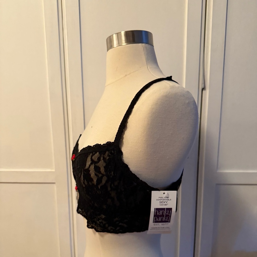 New Hanky Panky Black Lace Bralette with Red Rosettes - Picture 3 of 5